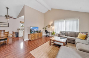 Huntington Retreat 2 Bed 2 Bath Jacuzzi